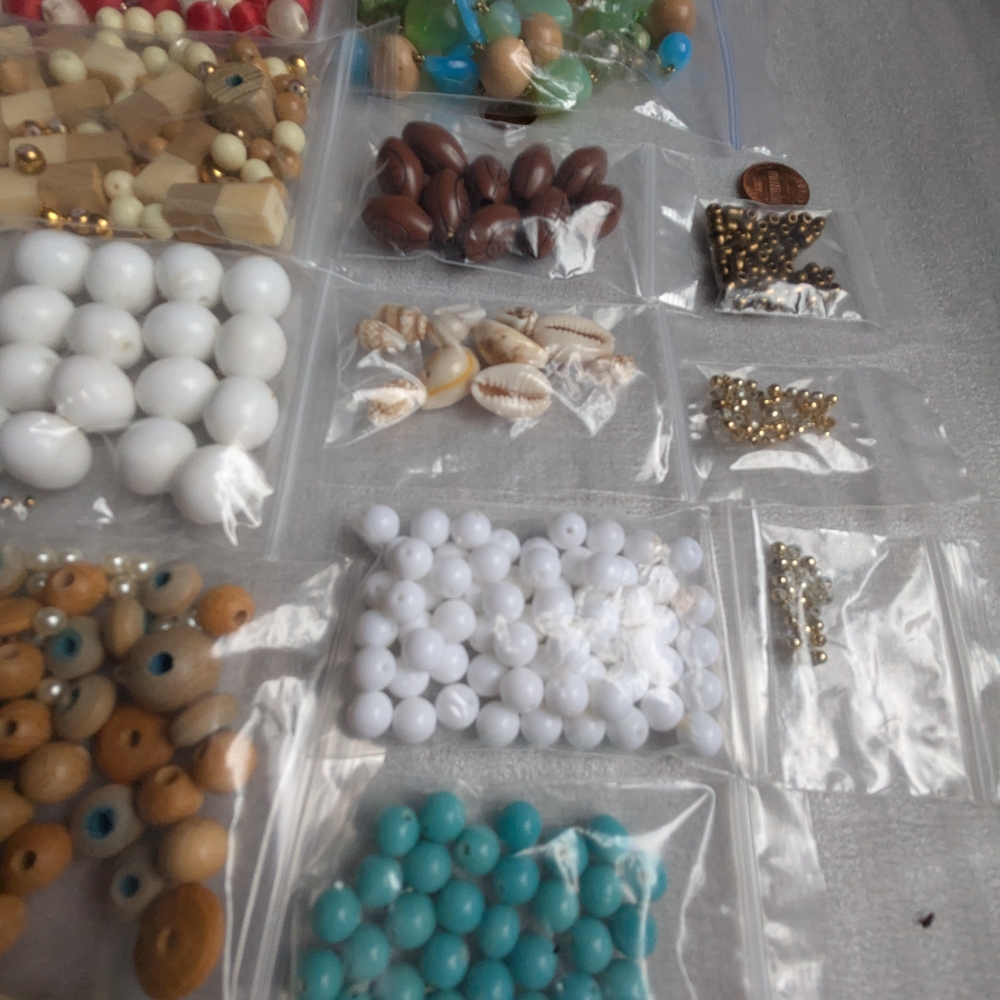 Colorful Bead Collection for Crafting - Picture 8 of 15